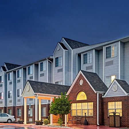 Microtel Inn & Suites By Wyndham Стейтсвил Екстериор снимка