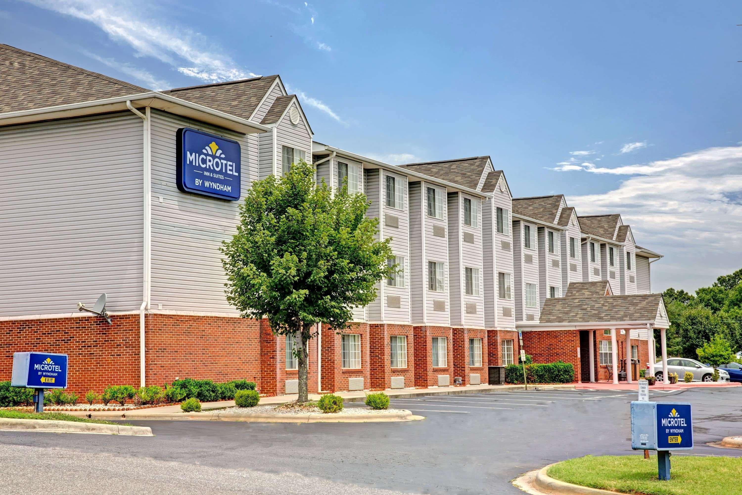Microtel Inn & Suites By Wyndham Стейтсвил Екстериор снимка